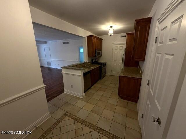 124 Ritch Avenue West, Unit B201 Greenwich, CT 06830 - Photo 4 of 12 IMG_3423