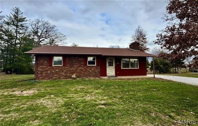 $269,000 | 5747 Sand Rock Road, Smithton, IL 62285