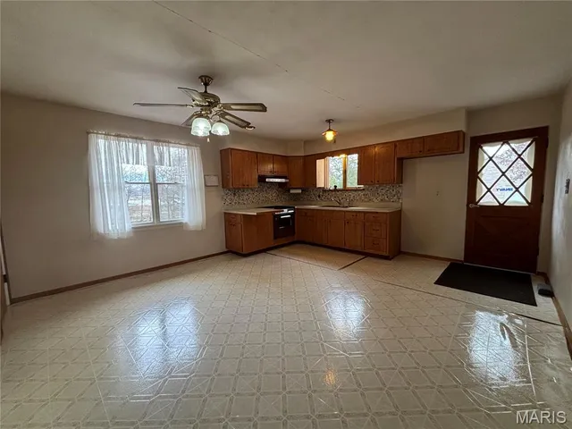 $269,000 | 5747 Sand Rock Road, Smithton, IL 62285