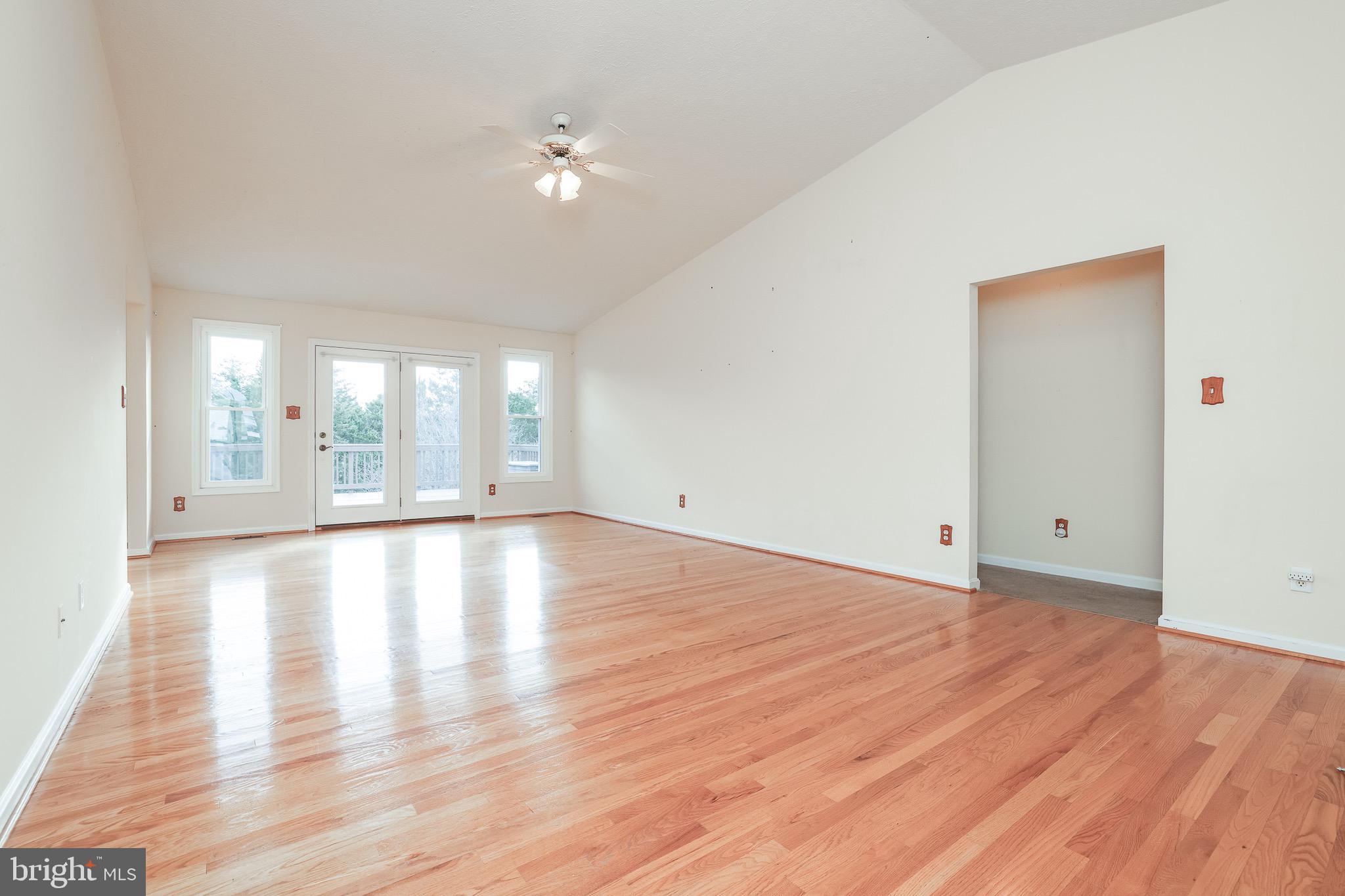 121 Canyon Road Winchester, VA 22602 - Photo 11 of 35 Gleaming hardwood floors in great room