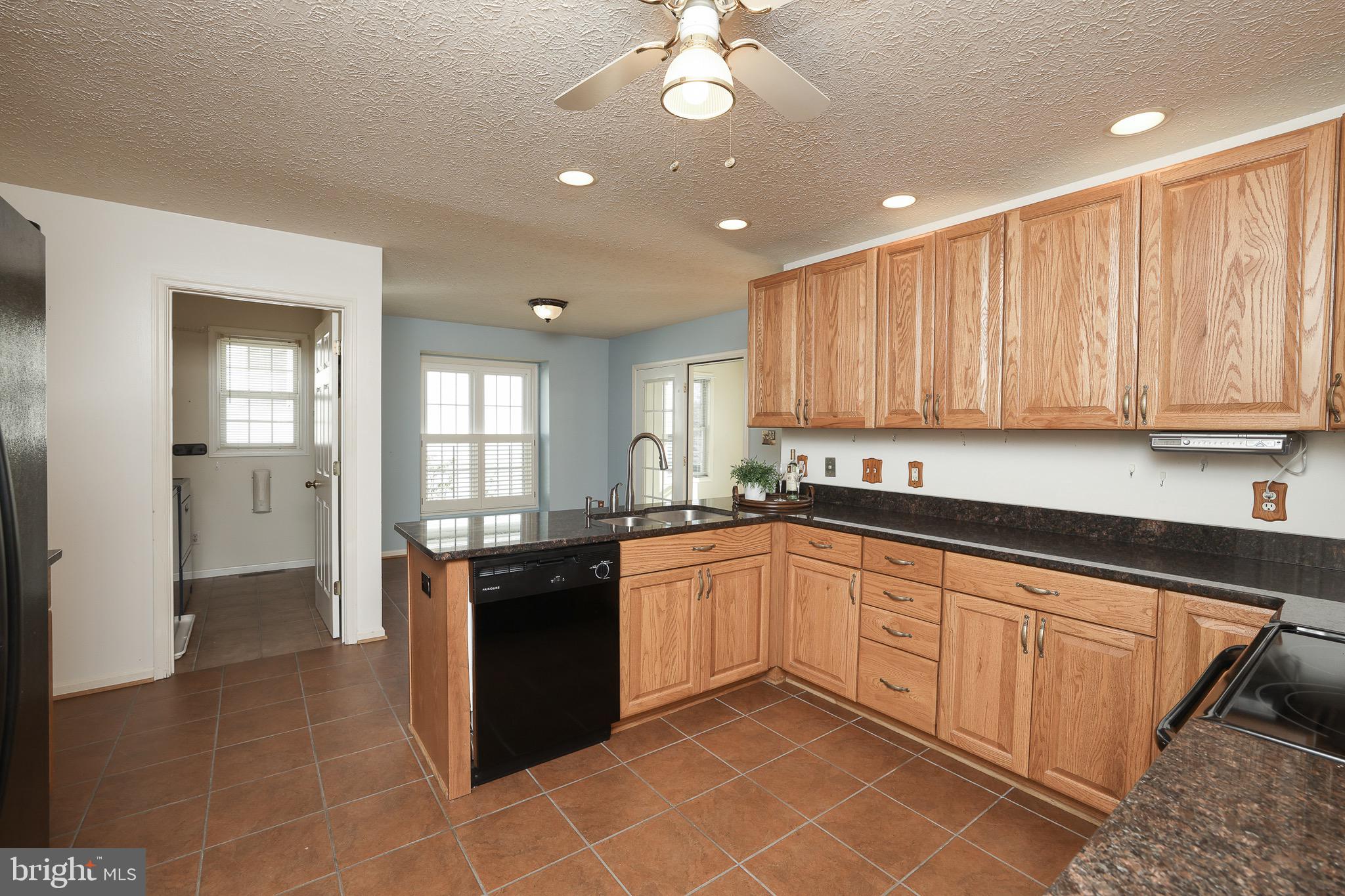121 Canyon Road Winchester, VA 22602 - Photo 12 of 35 Open concept, eat- in kitchen
