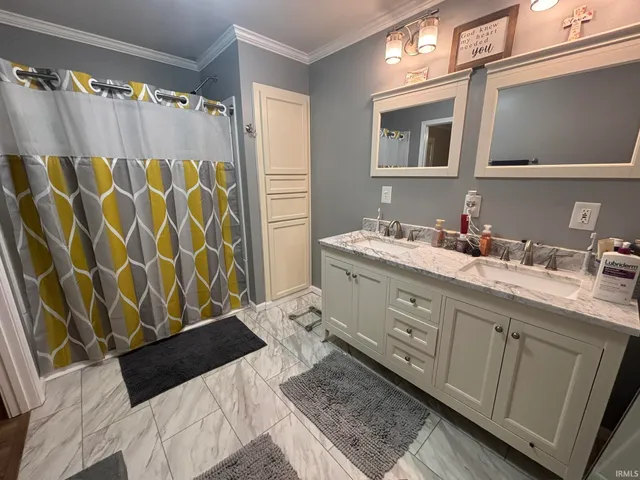 $269,900 | 3808 North Old Bruceville Road, Vincennes, IN 47591