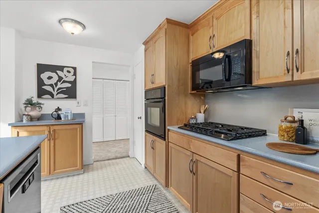 $939,000 | 20330 Burke Avenue North, Shoreline, WA 98133