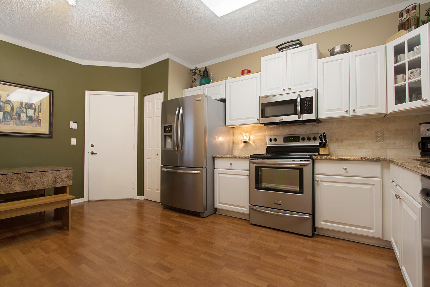 21078 Vía Eden, Unit 21078 Boca Raton, FL 33433 - Photo 6 of 25 Kitchen