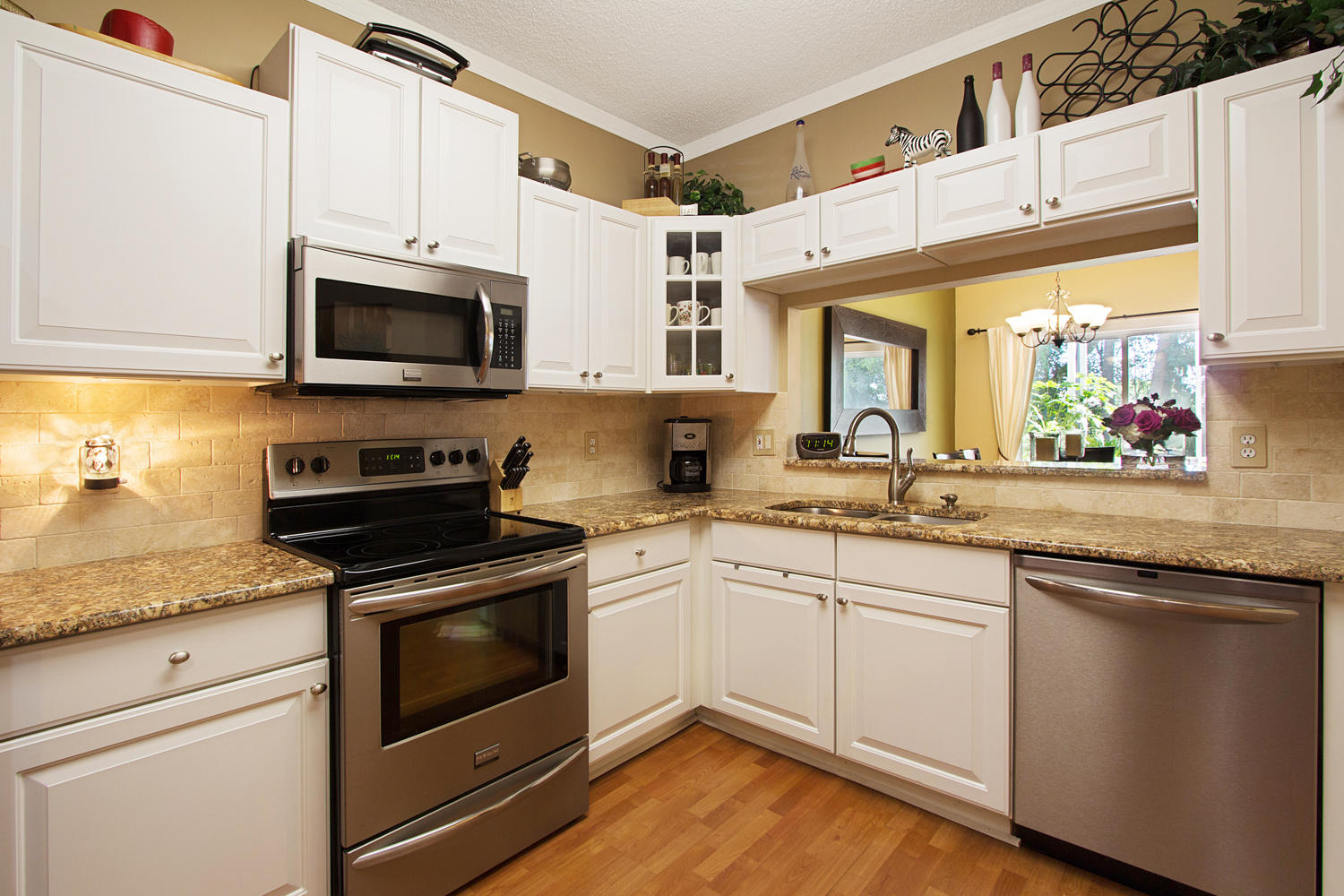 21078 Vía Eden, Unit 21078 Boca Raton, FL 33433 - Photo 7 of 25 Kitchen
