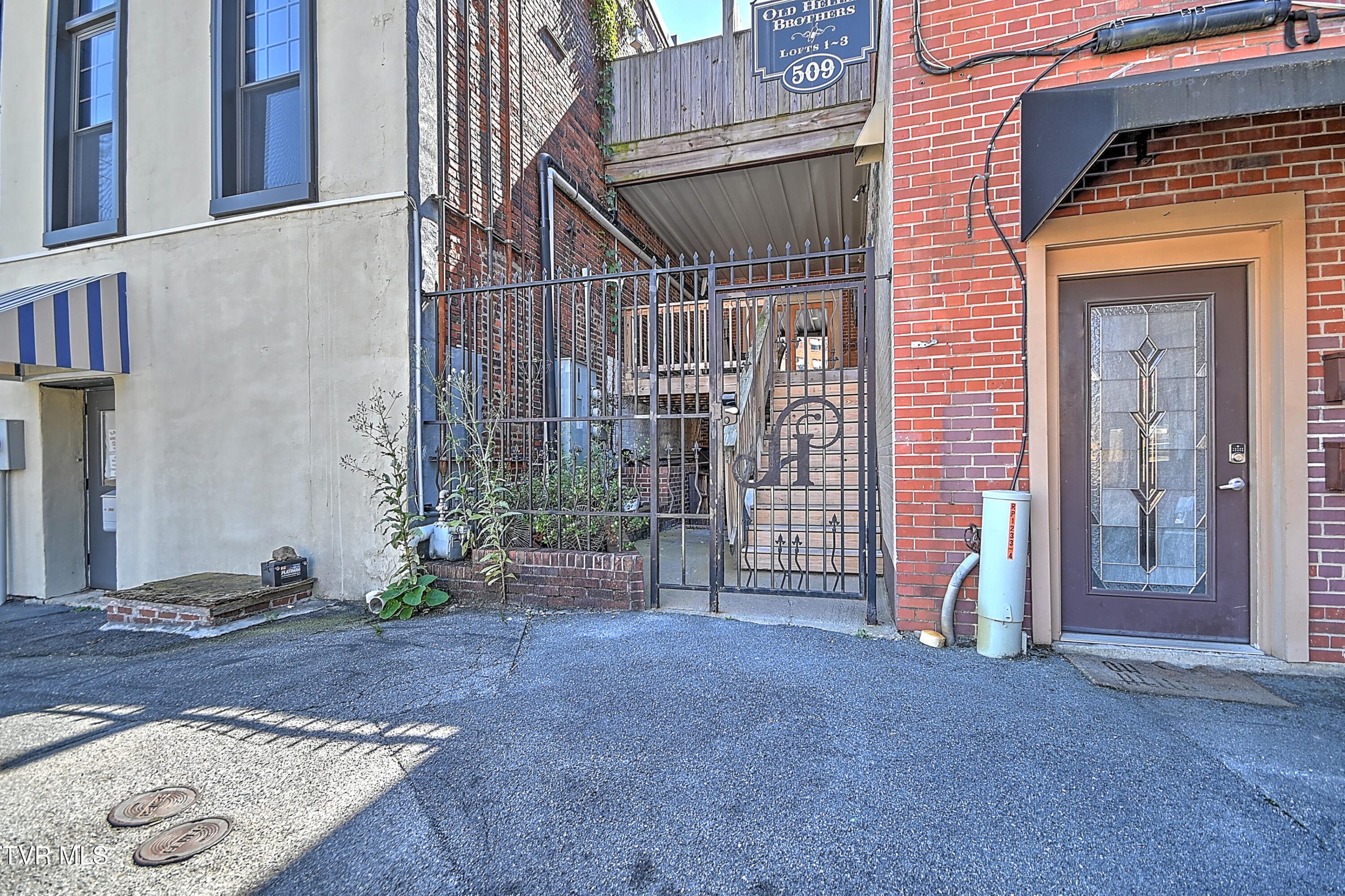 509 State Street, Unit 3 Bristol, VA 24201 - Photo 2 of 58 509 W State St JG-6
