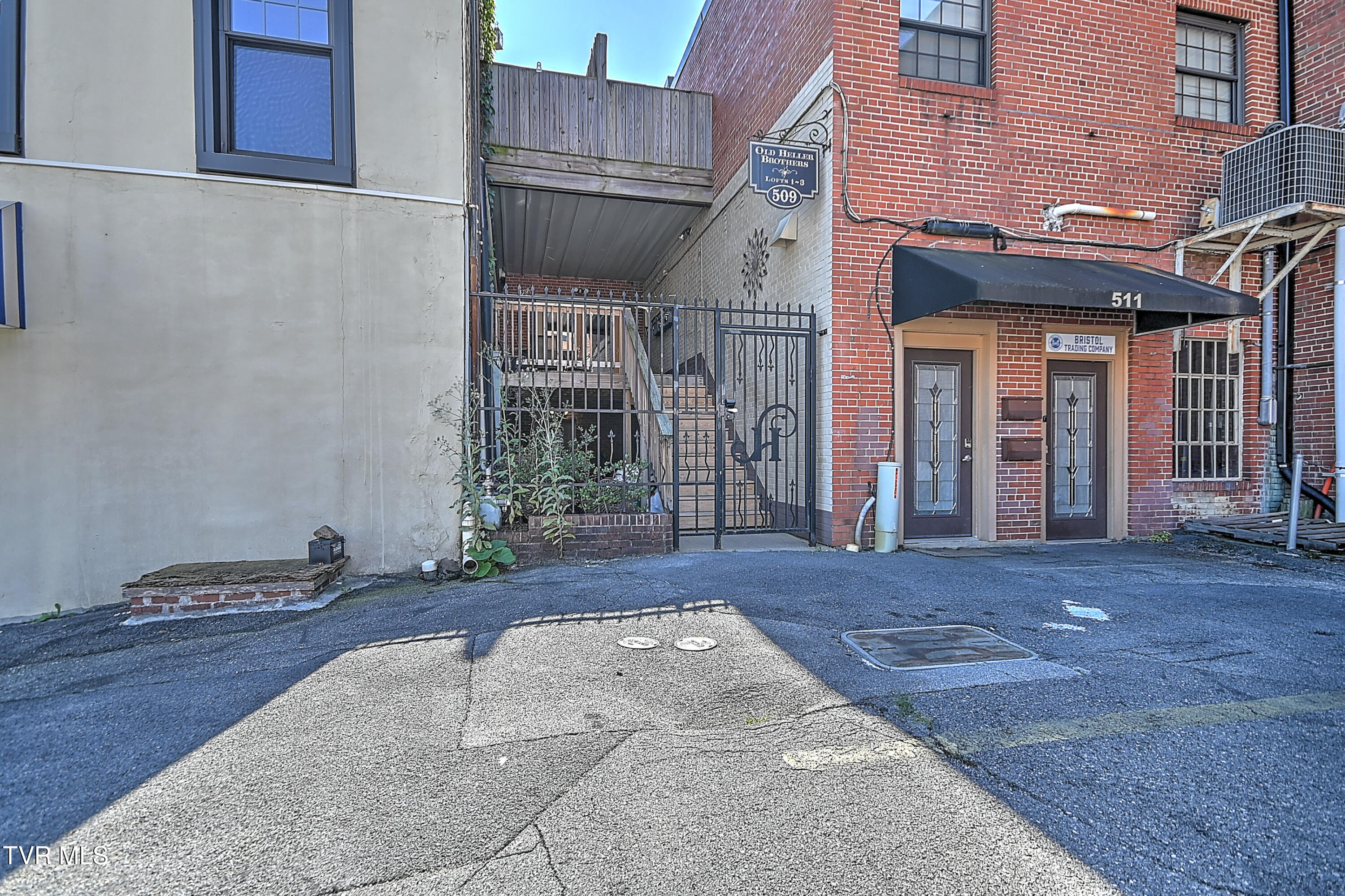 509 State Street, Unit 3 Bristol, VA 24201 - Photo 3 of 58 509 W State St JG-4