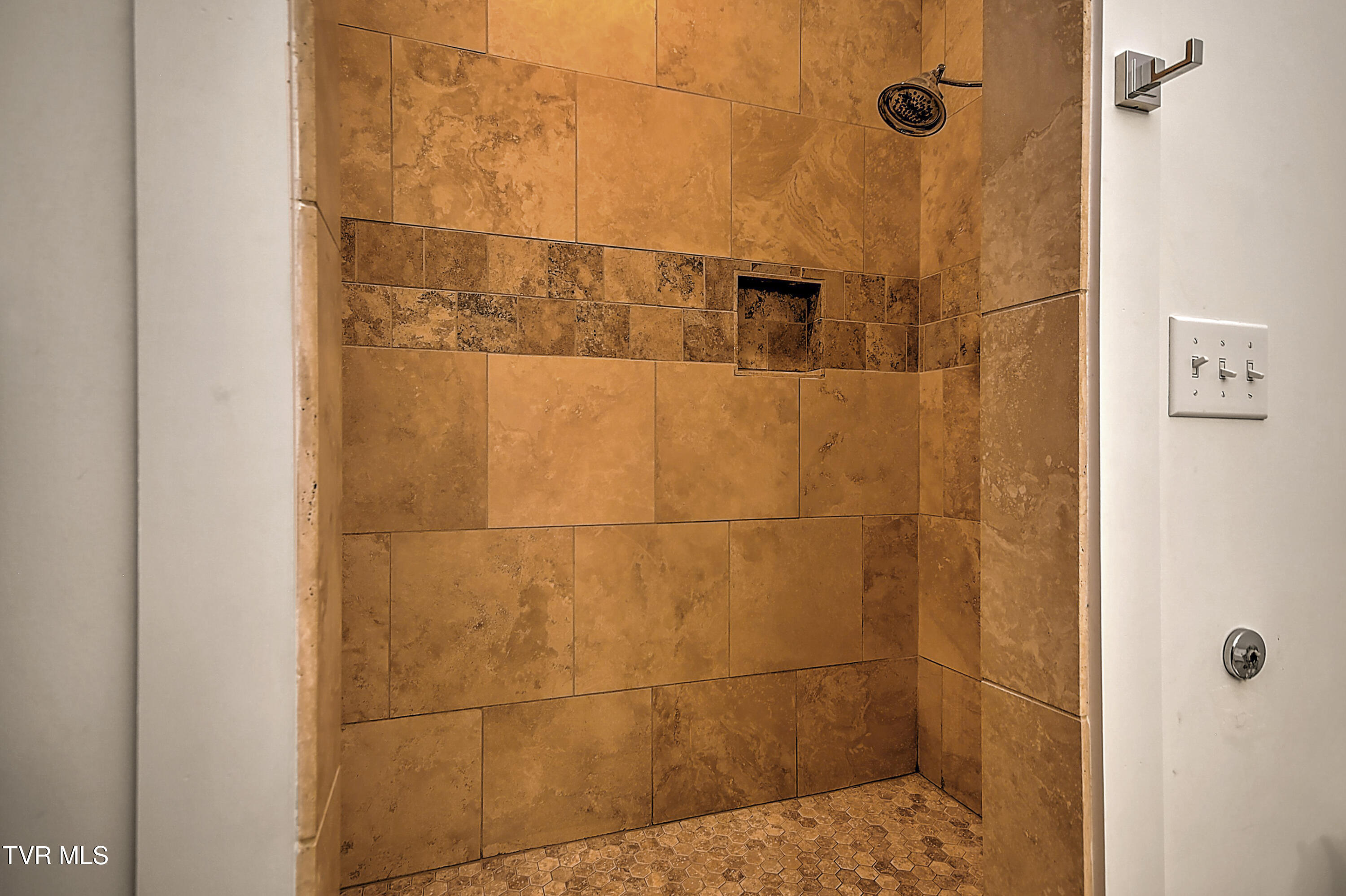 509 State Street, Unit 3 Bristol, VA 24201 - Photo 42 of 58 509 W State St JG-46