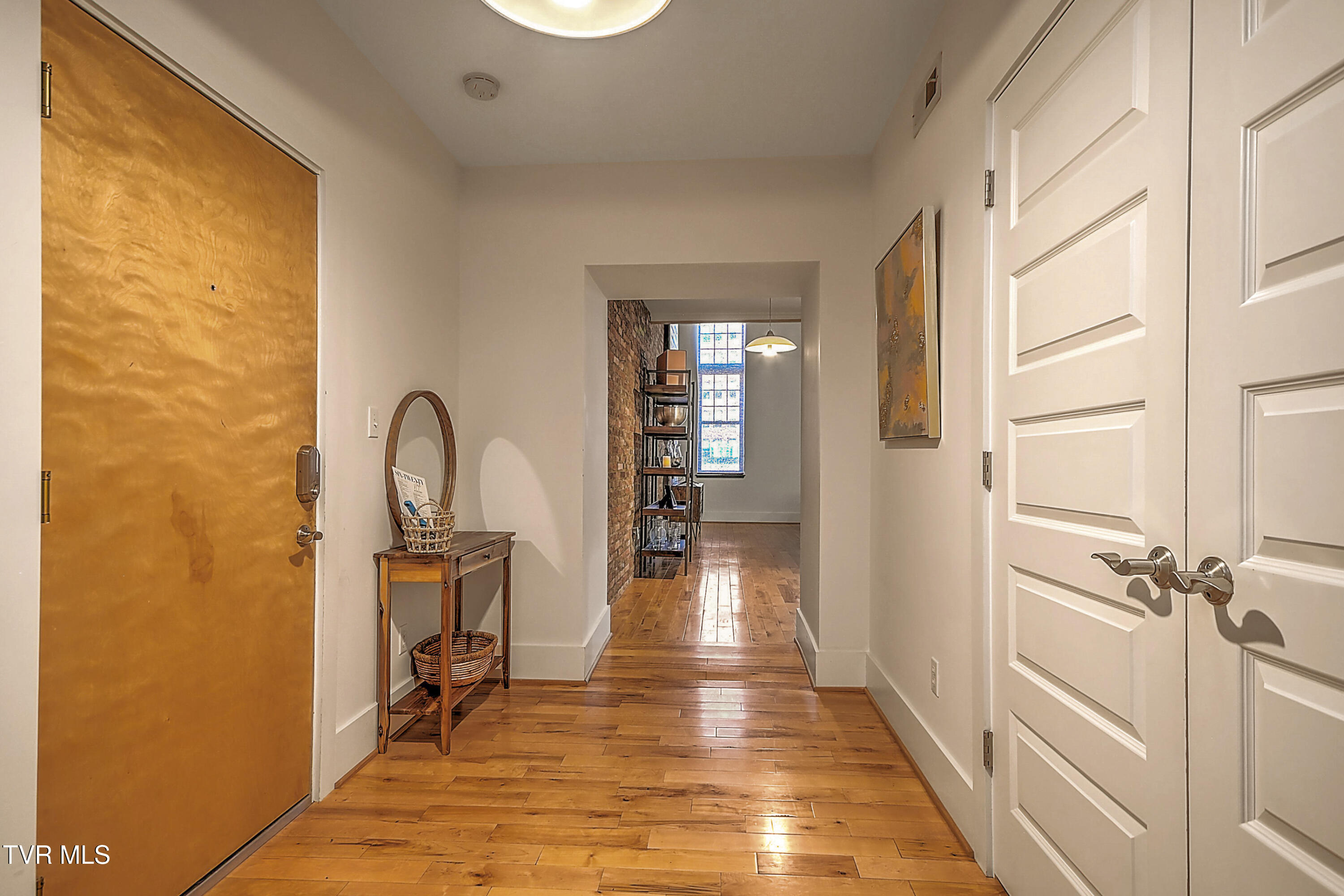 509 State Street, Unit 3 Bristol, VA 24201 - Photo 5 of 58 509 W State St JG-8