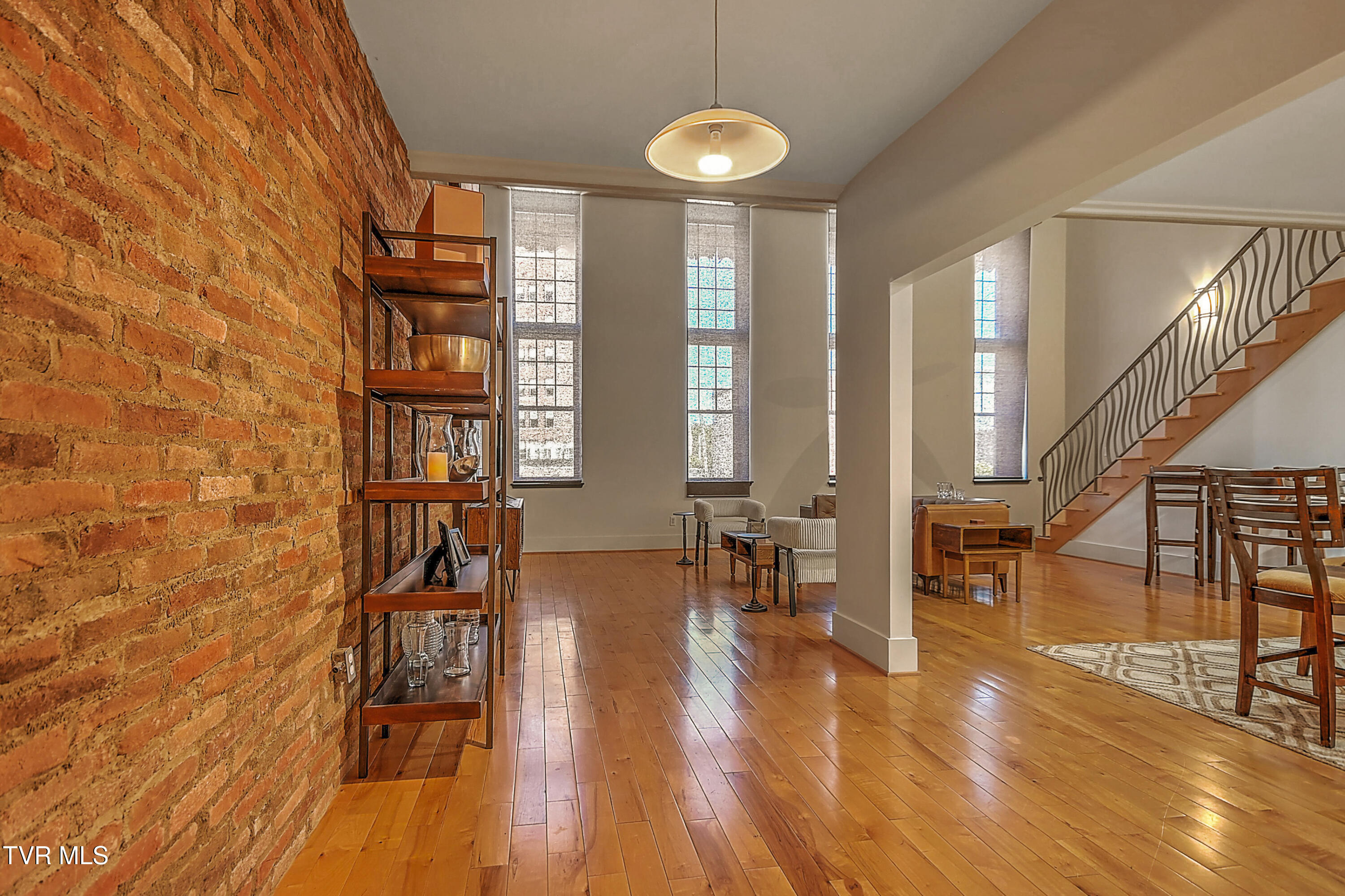 509 State Street, Unit 3 Bristol, VA 24201 - Photo 6 of 58 509 W State St JG-9