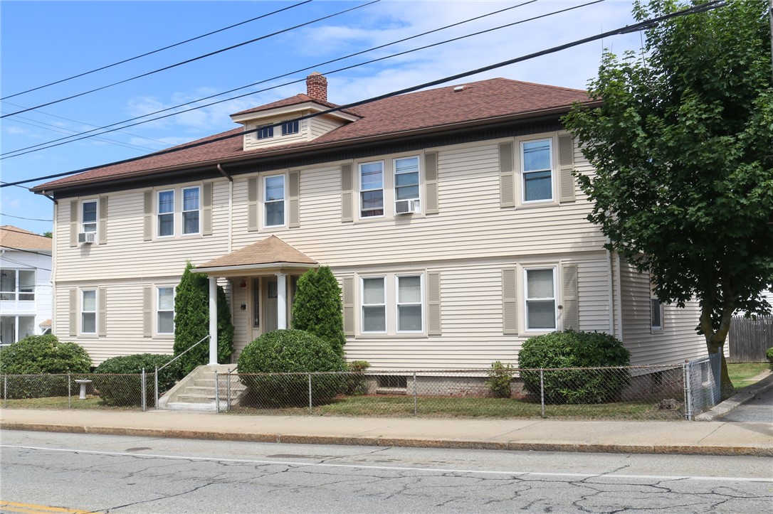 752 Providence Street Woonsocket, RI 02895 - Photo 2 of 21
