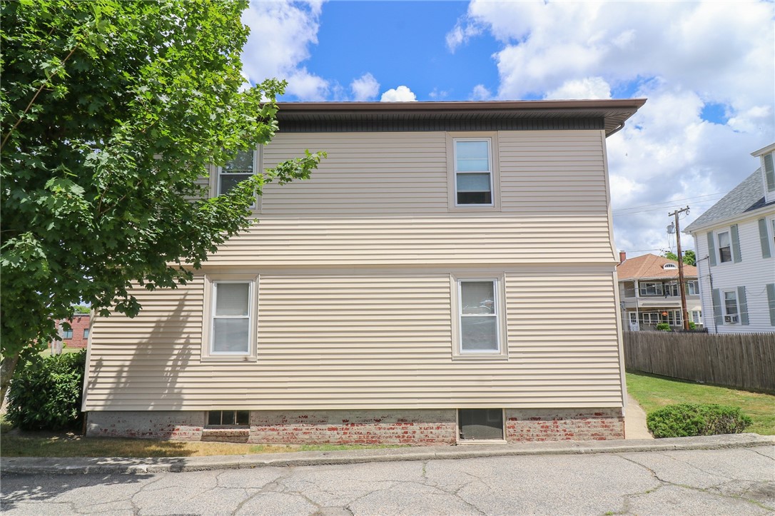 752 Providence Street Woonsocket, RI 02895 - Photo 7 of 21
