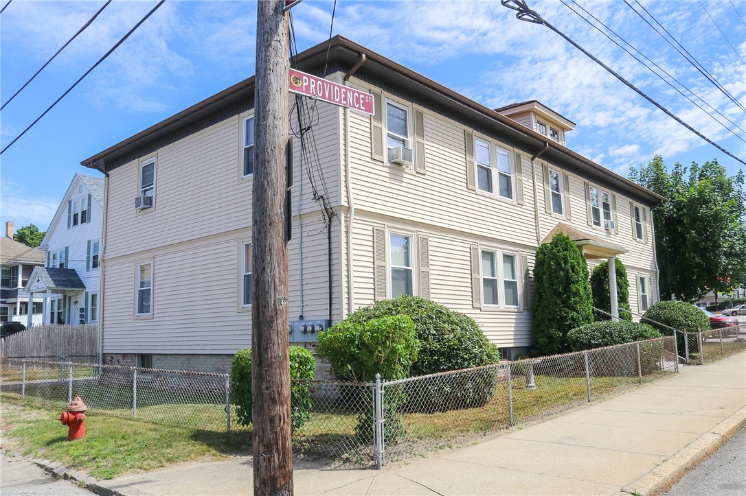 752 Providence Street Woonsocket, RI 02895 - Photo 8 of 21