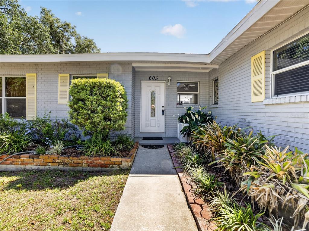 605 Limona Road Brandon, FL 33510 - Photo 2 of 28