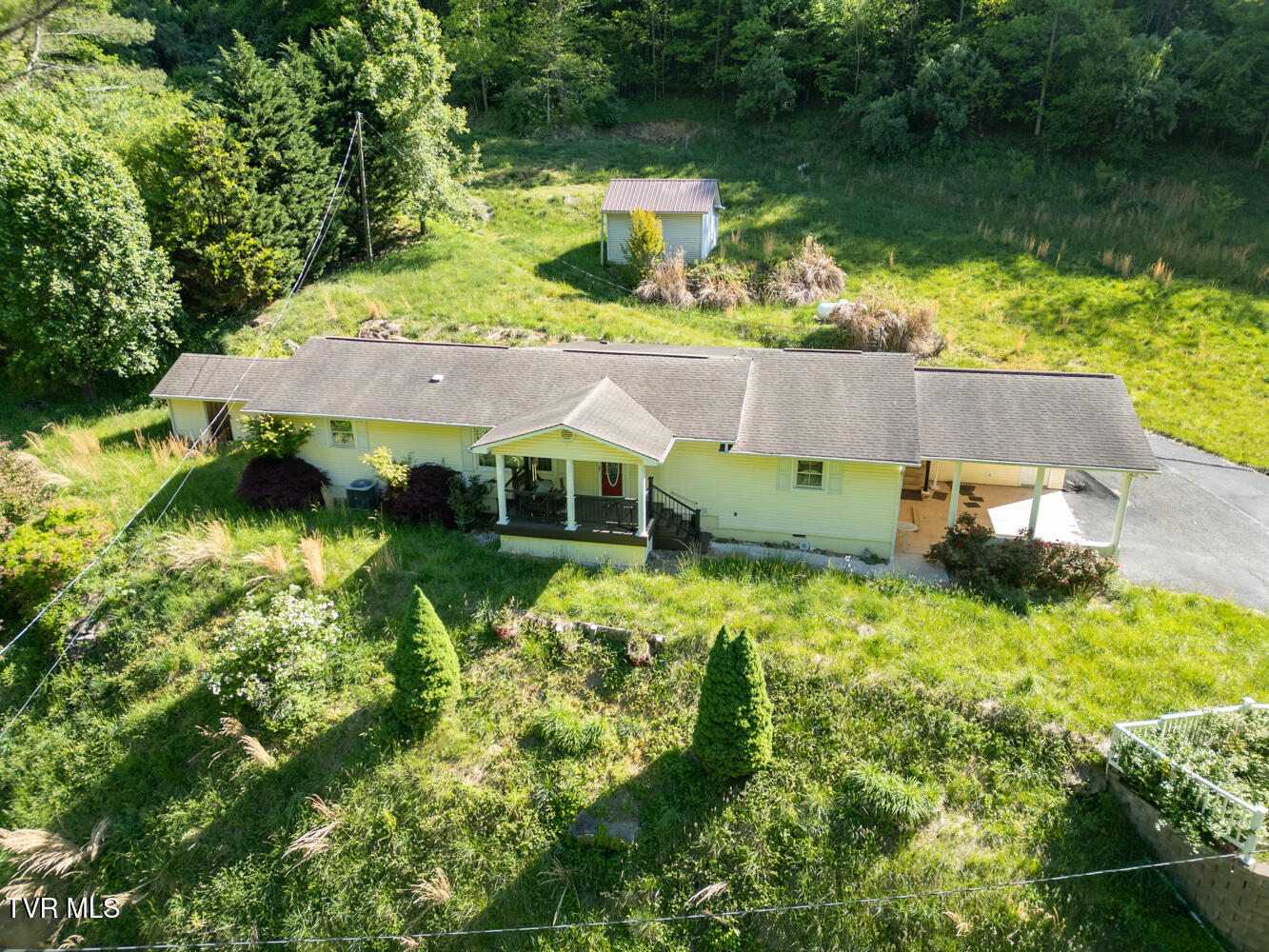 1752 Lower Ml Br Road Grundy, VA 24614 - Photo 2 of 51 1752 Lower Mill Branch Rd.-53