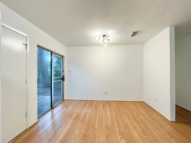 $1,750 | 6 Lea Oak Court, The Woodlands, TX 77381