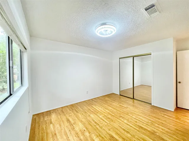 $1,750 | 6 Lea Oak Court, The Woodlands, TX 77381