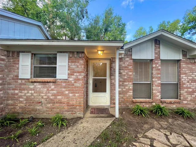 $1,750 | 6 Lea Oak Court, The Woodlands, TX 77381