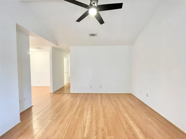 $1,750 | 6 Lea Oak Court, The Woodlands, TX 77381