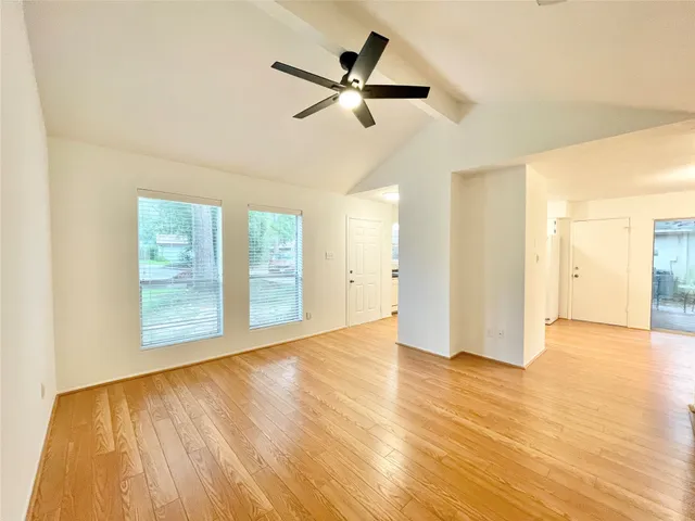 $1,750 | 6 Lea Oak Court, The Woodlands, TX 77381