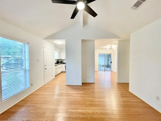 $1,750 | 6 Lea Oak Court, The Woodlands, TX 77381