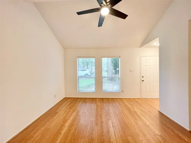 $1,750 | 6 Lea Oak Court, The Woodlands, TX 77381