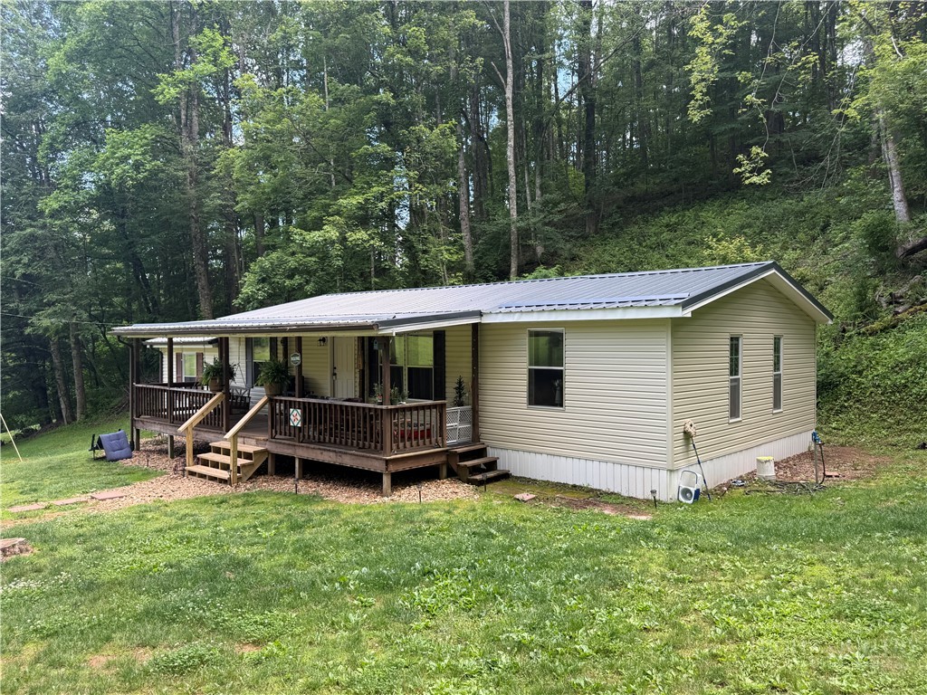 315 Walter Blevins Road Lansing, NC 28643 - Photo 2 of 27