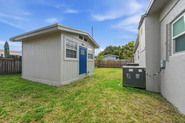 $515,000 | 924 Sarazen Drive, West Palm Beach, FL 33413