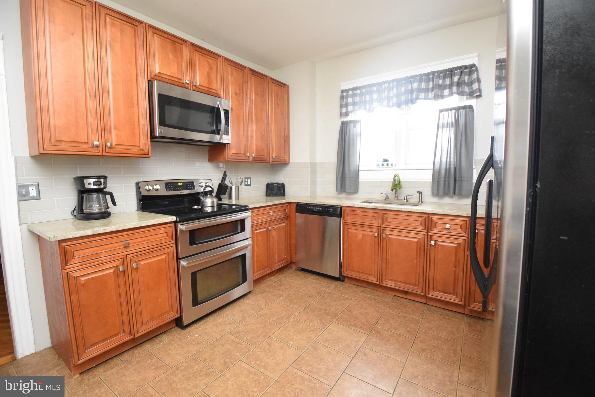 615 Ridge Street Bethlehem, PA 18015 - Photo 9 of 30 Gallery Image 9