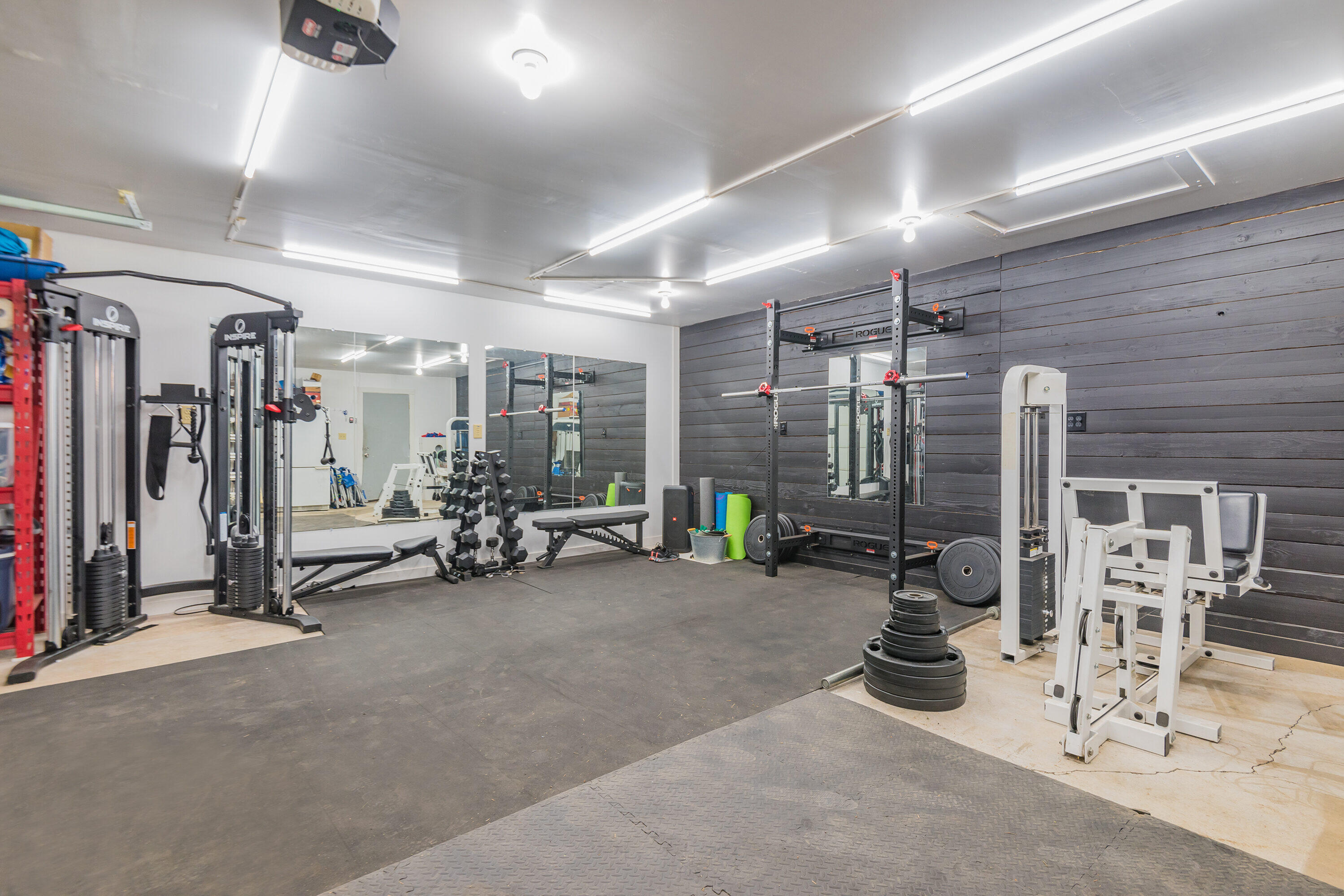 18749 Choctaw Road Bend, OR 97702 - Photo 19 of 22 a view of a room with gym equipment