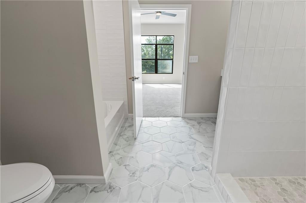 5300 Peachtree Road, Unit 3308 Atlanta, GA 30341 - Photo 21 of 45 a bathroom with a toilet