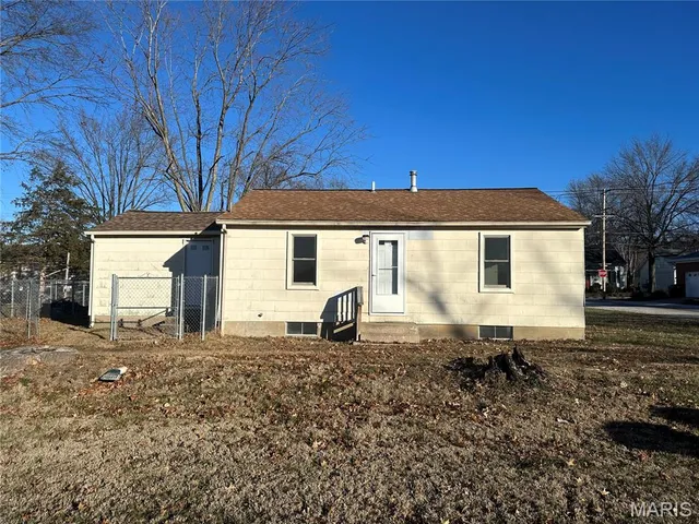 $25,000 | 239 Grand Avenue, Waterloo, IL 62298