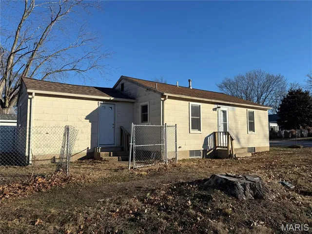 $25,000 | 239 Grand Avenue, Waterloo, IL 62298
