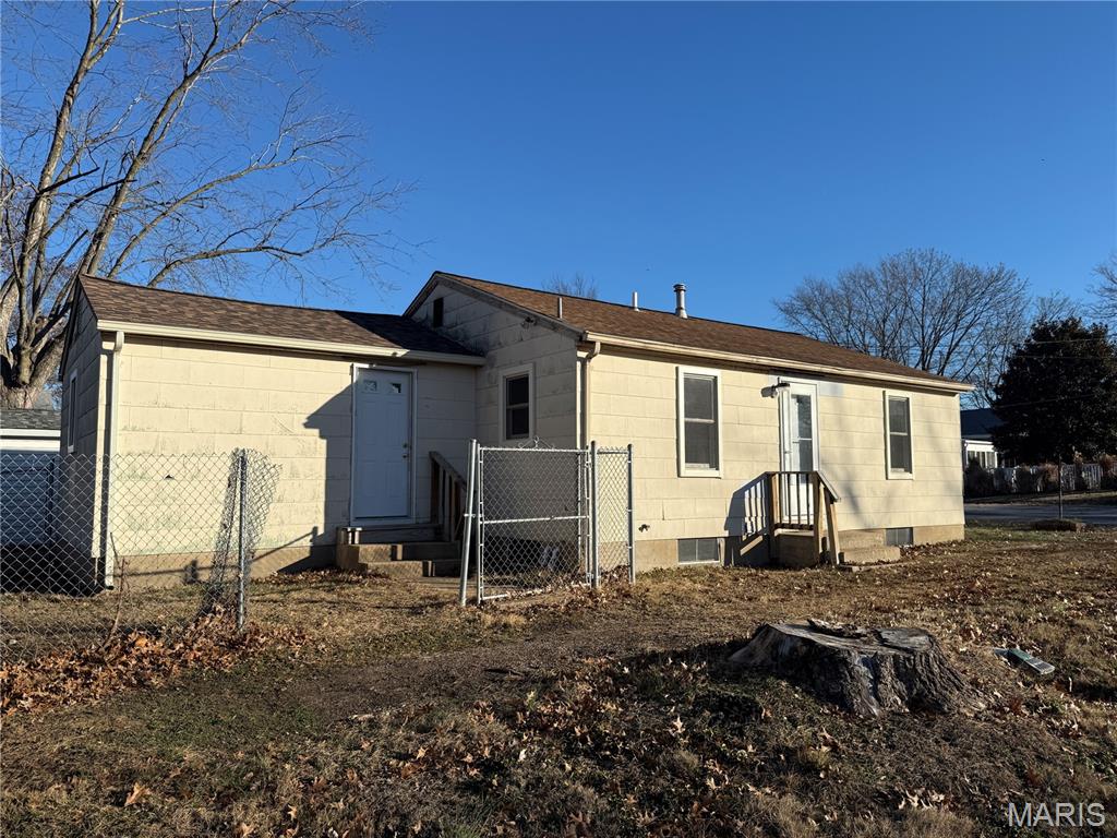 239 Grand Avenue Waterloo, IL 62298 - Photo 2 of 30 Gallery Image 2