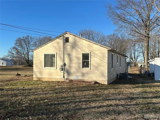$25,000 | 239 Grand Avenue, Waterloo, IL 62298