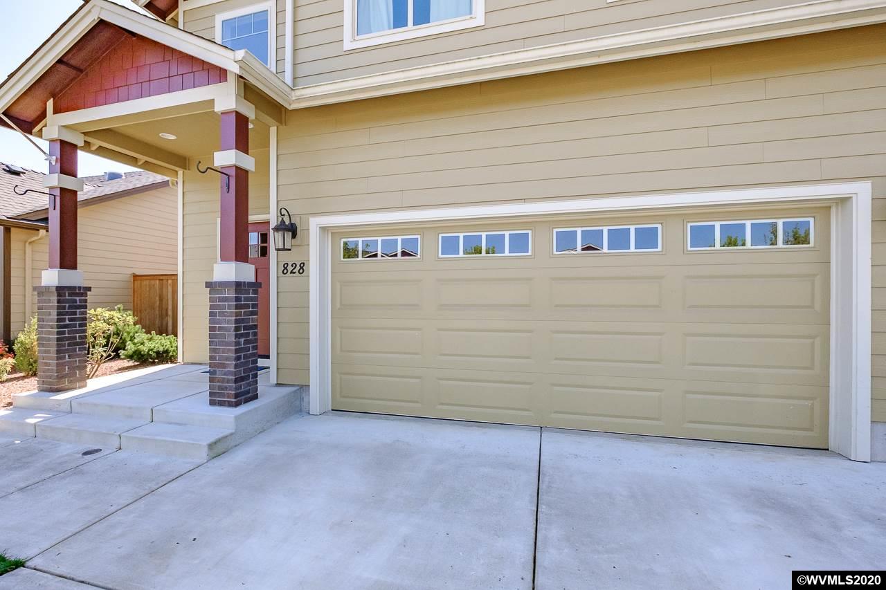 828 Northwest Hickory Street Albany, OR 97321 - Photo 3 of 38