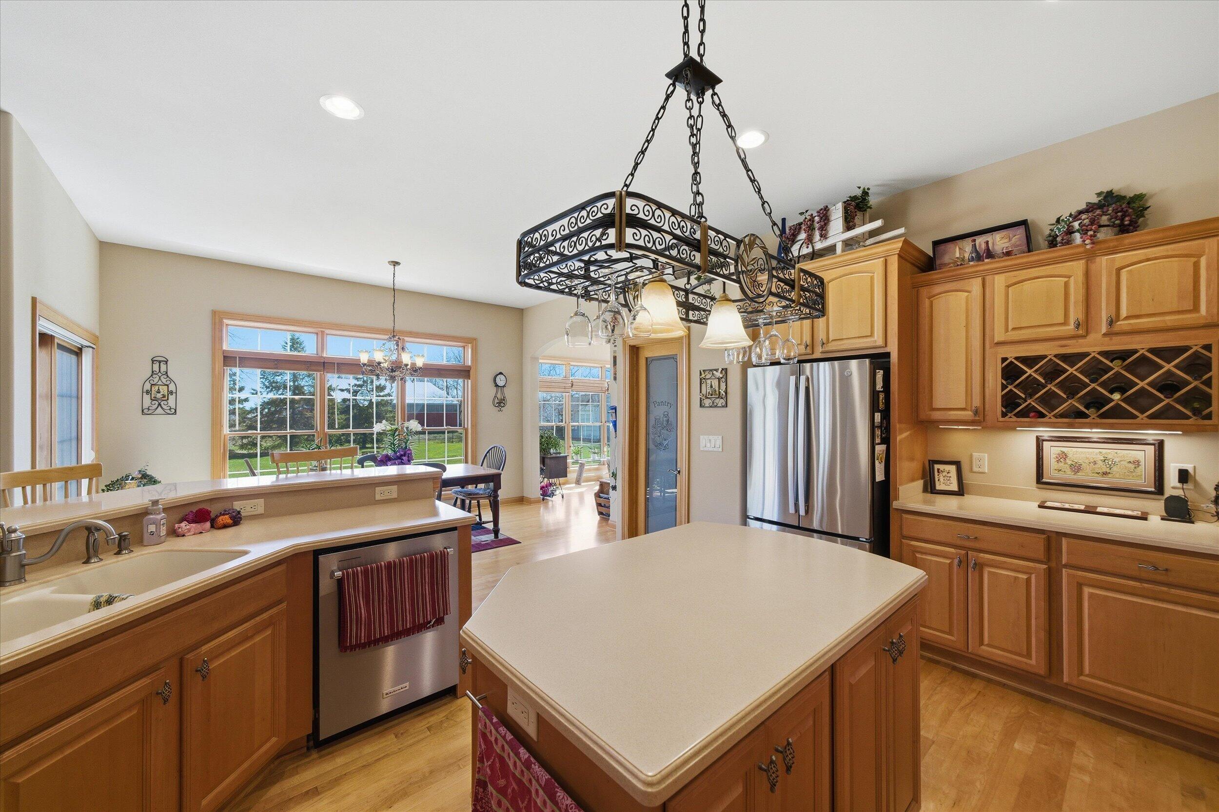 3313 47th Avenue Kenosha, WI 53144 - Photo 8 of 55 Kitchen