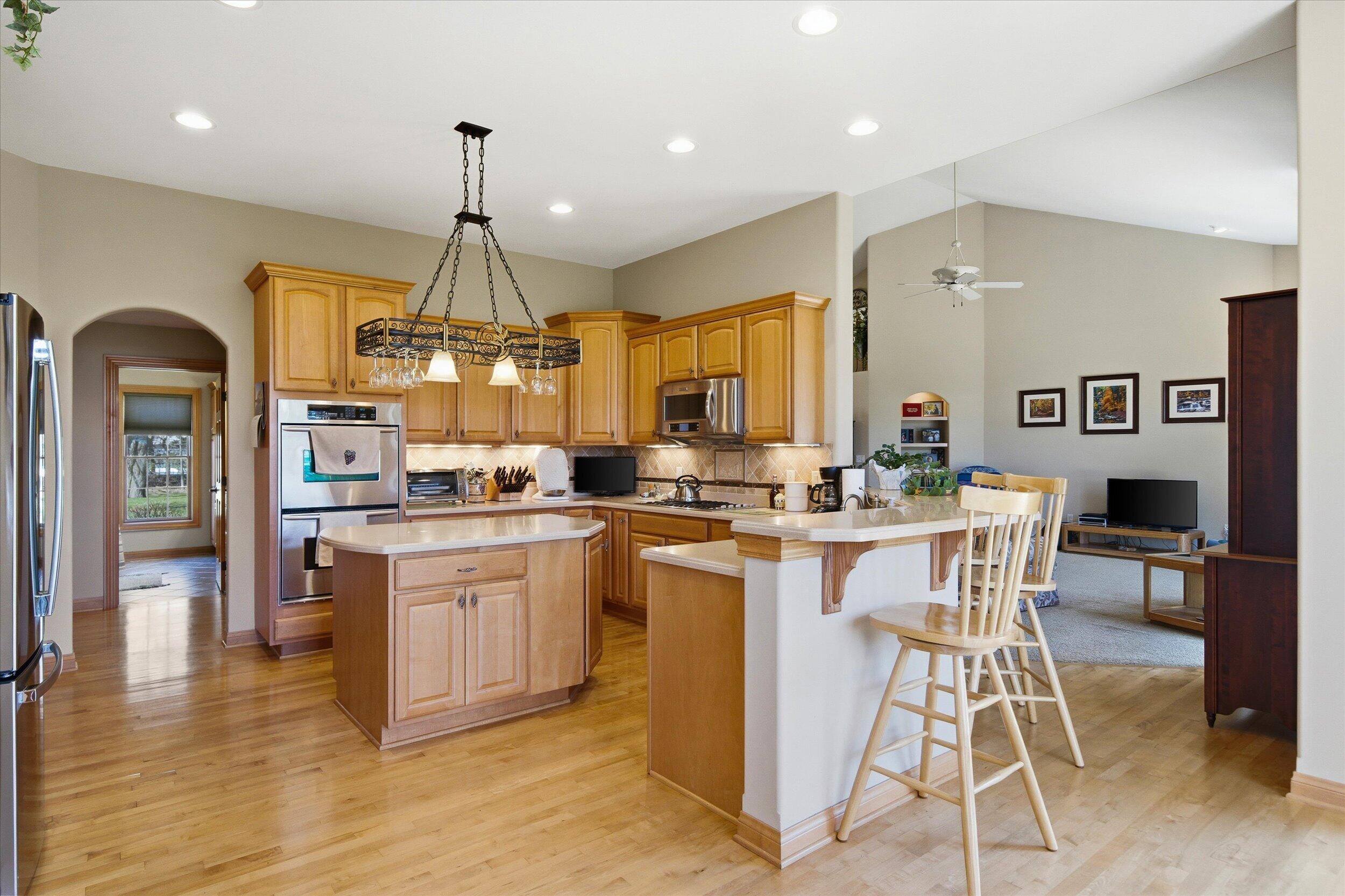3313 47th Avenue Kenosha, WI 53144 - Photo 12 of 55 Kitchen