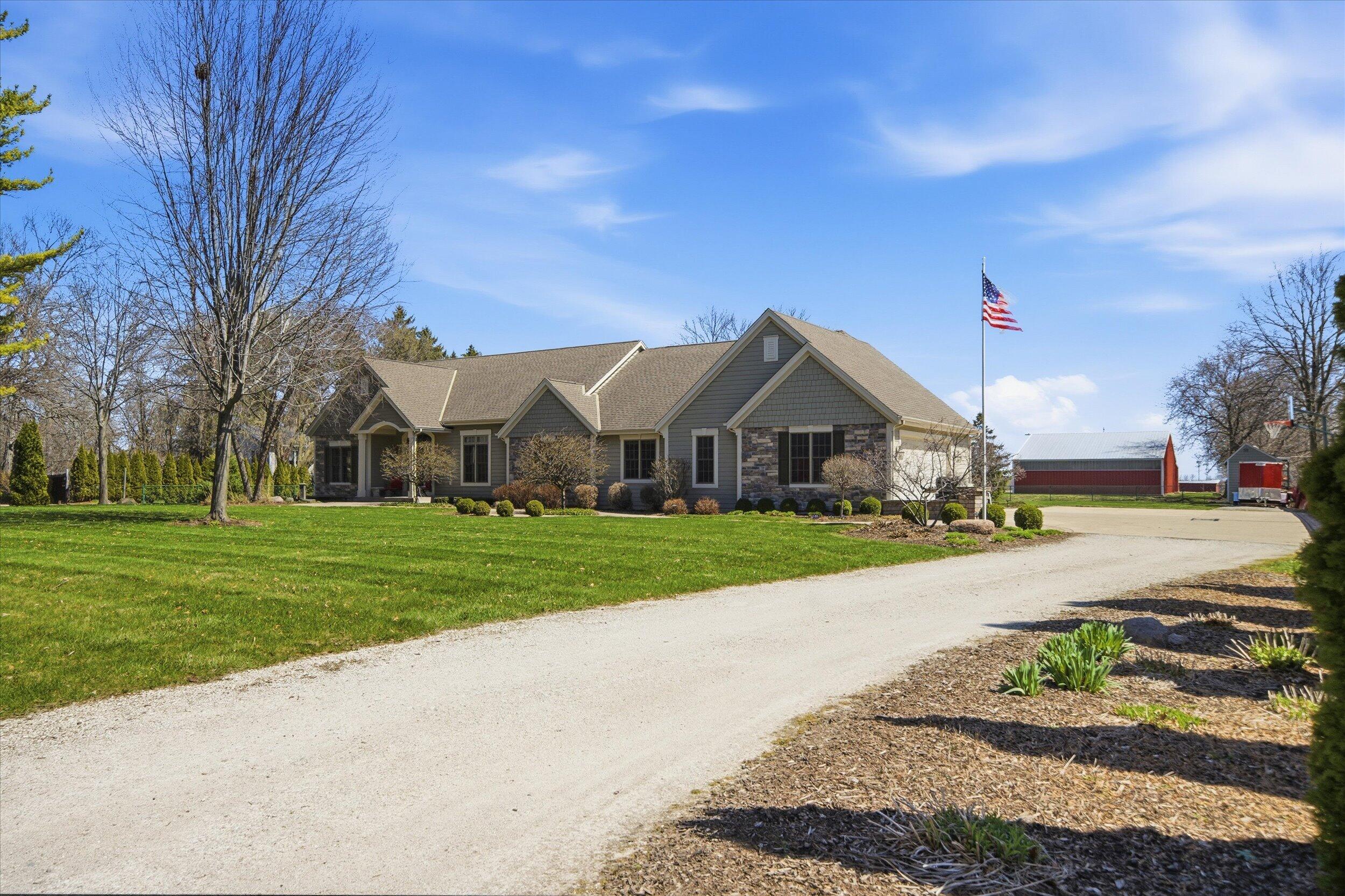 3313 47th Avenue Kenosha, WI 53144 - Photo 40 of 55 Driveway