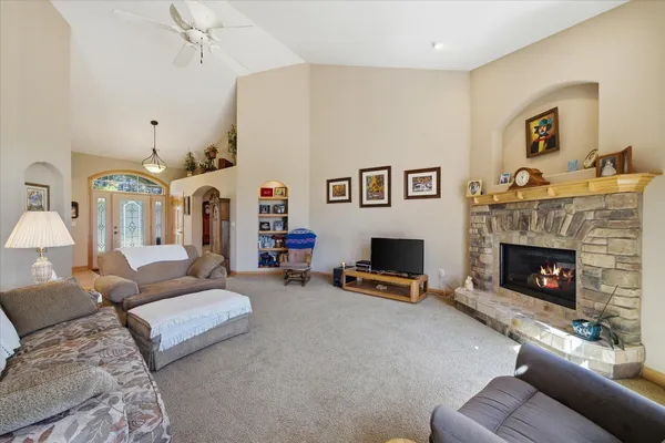 $749,900 | 3313 47th Avenue, Kenosha, WI 53144