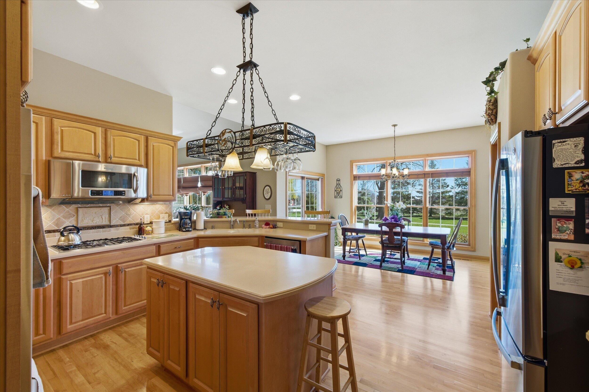 3313 47th Avenue Kenosha, WI 53144 - Photo 7 of 55 Kitchen