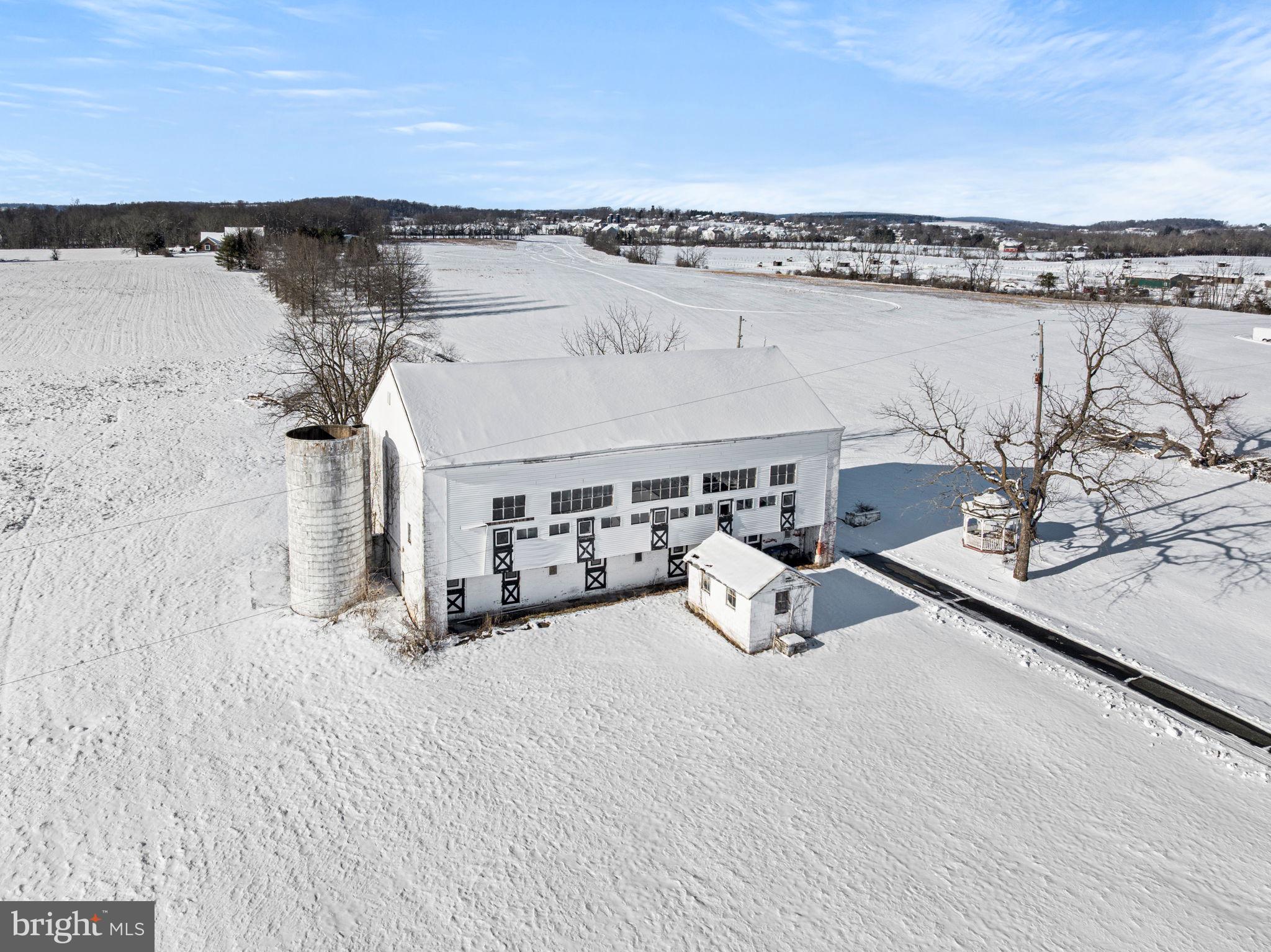 220 Sassamansville Road Gilbertsville, PA 19525 - Photo 7 of 34 a view of a terrace with sky view