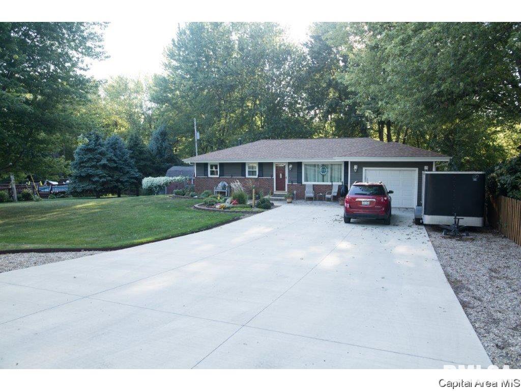 337 N Park Rochester, IL 62563 - Photo 3 of 31