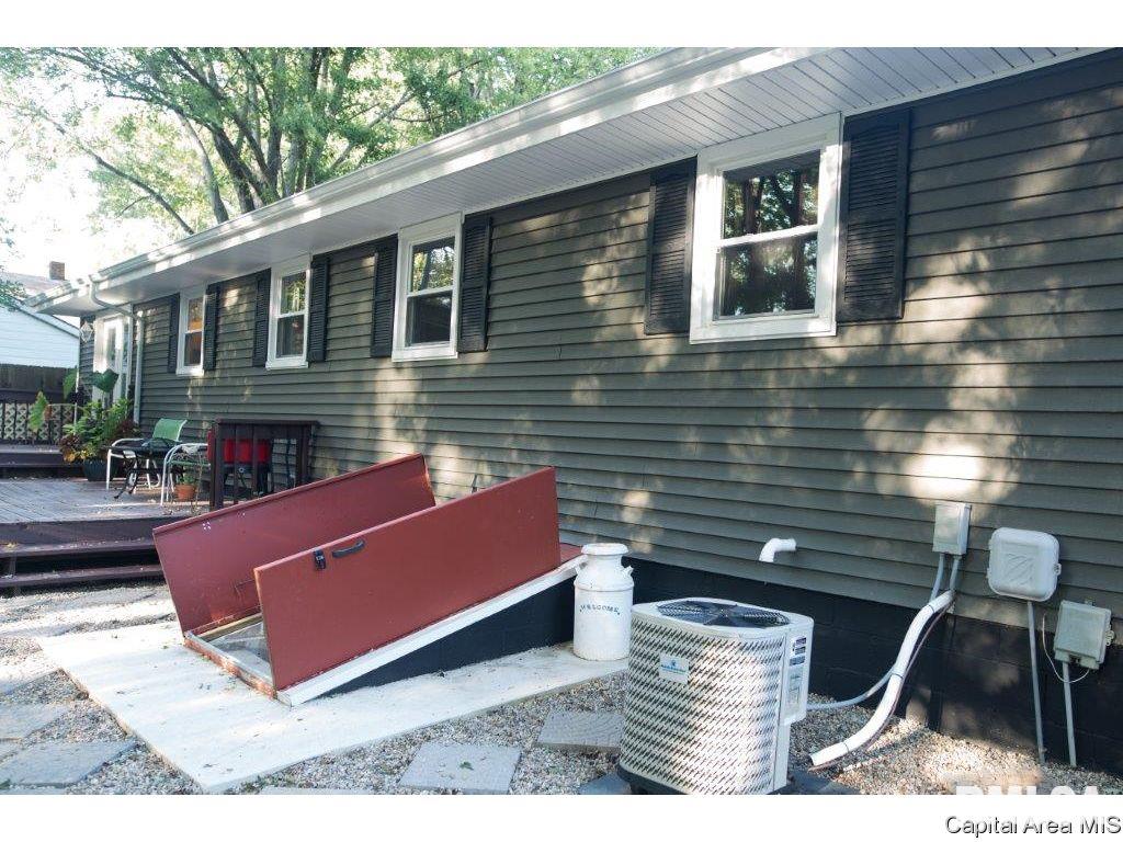 337 N Park Rochester, IL 62563 - Photo 23 of 31