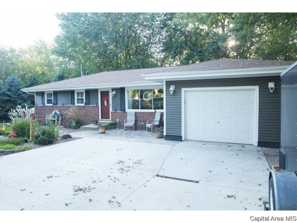337 N Park Rochester, IL 62563 - Photo 4 of 31