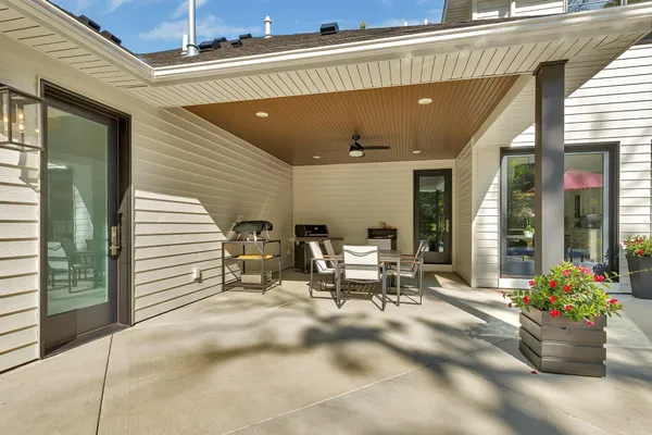 $1,200,000 | 1604 1st Street North, Cold Spring, MN 56320