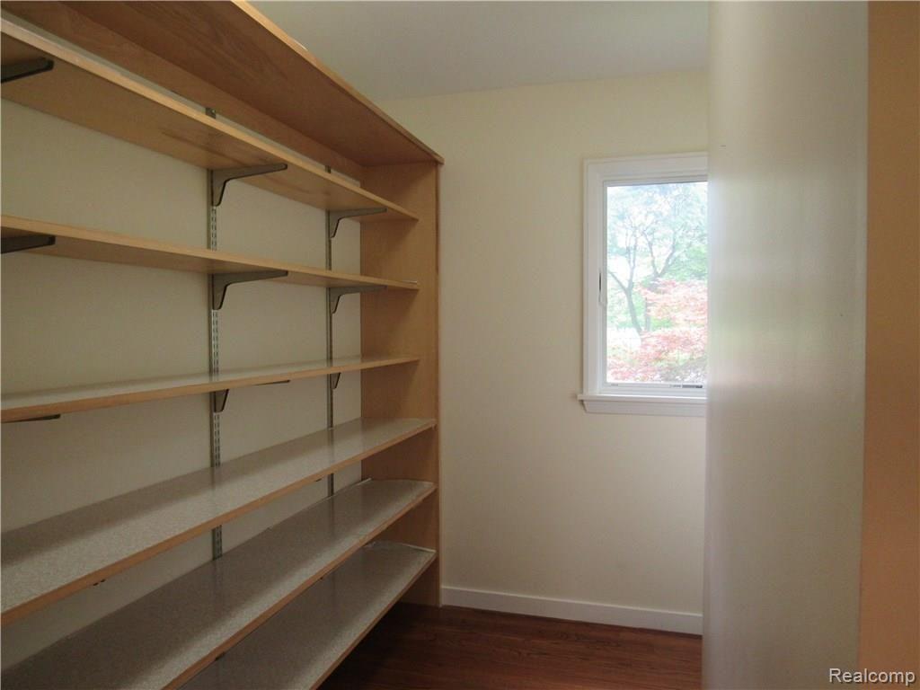 25537 Scotia Road Huntington Woods, MI 48070 - Photo 9 of 15