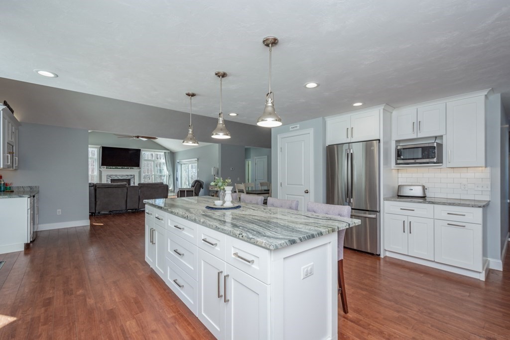 141 8 Lots Road Sutton, MA 01590 - Photo 6 of 42 Gallery Image 6