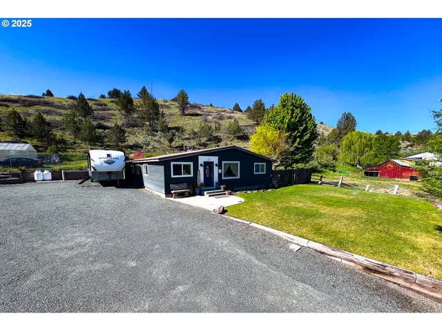 $315,000 | 858 East Main Street, John Day, OR 97845
