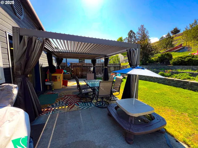 $315,000 | 858 East Main Street, John Day, OR 97845